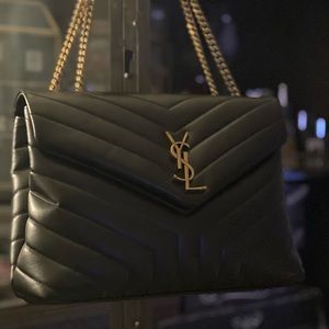 Beautiful YSL handbag (Medium LouLou)❤️👌🏼